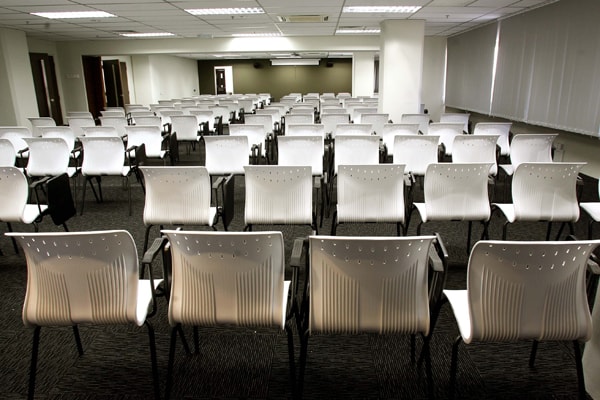 Investigating Office Interior Design Strategies That Go Beyond Aesthetics, Prioritizing Employee Engagement And Fostering A Fulfilling Work Environment That Encourages Collaboration, Originality, And Holistic Satisfaction